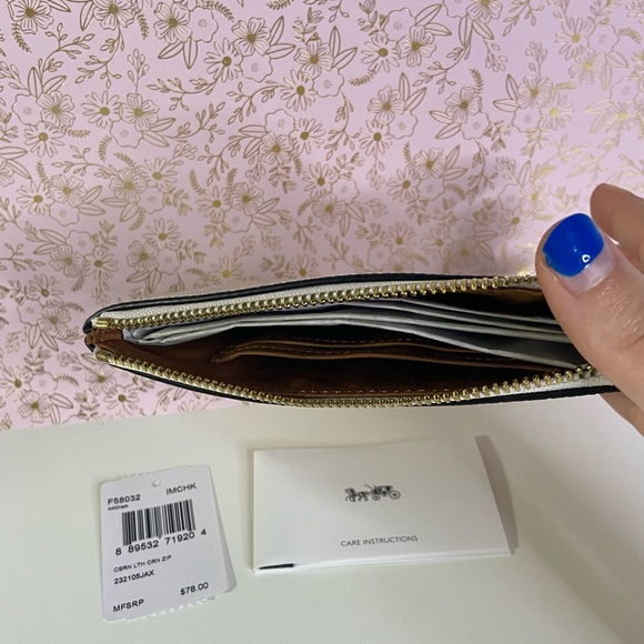 NWT Coach White Clutch F58032 - Picture 8 of 12